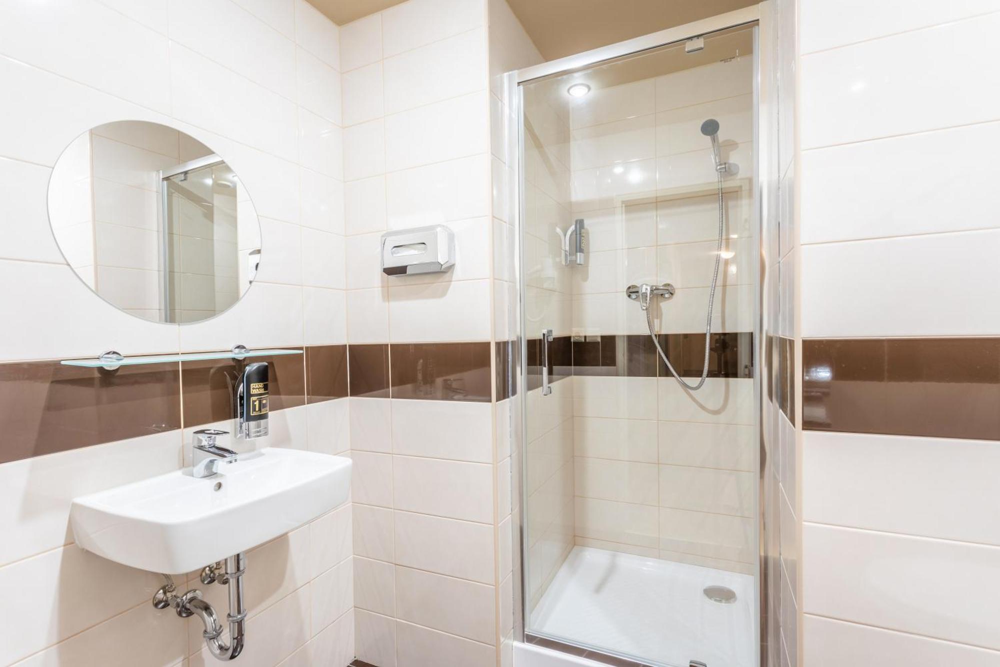 Standard Double or Twin Room,1437624904:JPEG